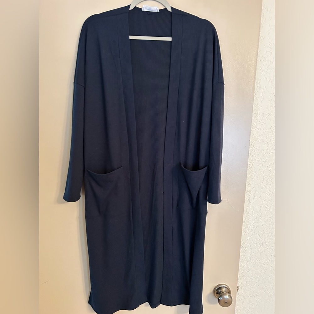 Carly Jean Los Angeles ribbed cardigan. Navy blue.